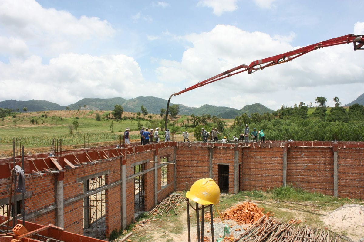 ĐỔ BÊ TÔNG TRẦN NHÀ NGUYỆN - TU ĐOÀN ANH EM BÁC ÁI XÃ HỘI